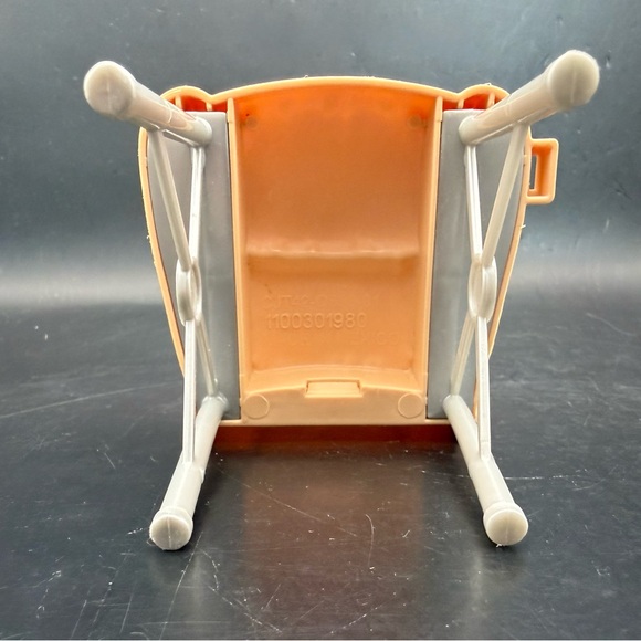 Mattel 2015 Barbie Doll Pop-Up Camper RV Replacement Tan Chair And White Table - Picture 7 of 12